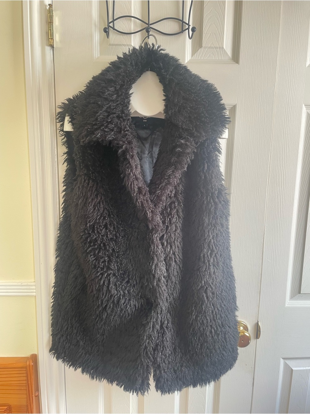 UGG Plush Faux Fur Hooded Vest in Deep Black ( Small)